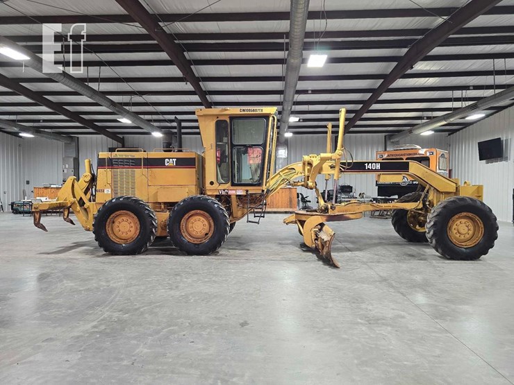 2001-caterpillar-140h-image-6