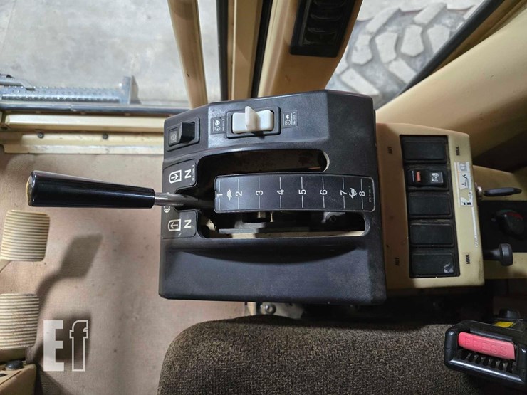 2004-caterpillar-140h-image-21