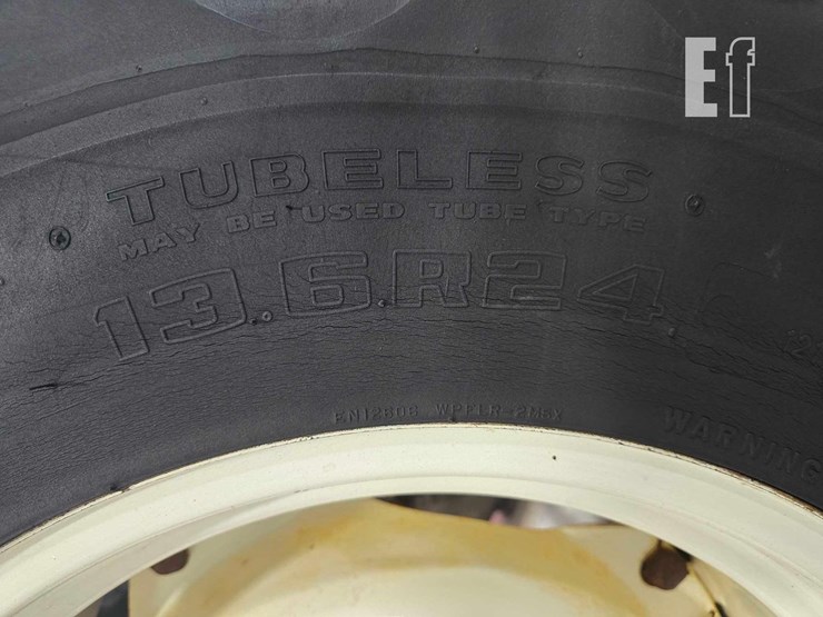 new-holland-tl100a-image-9