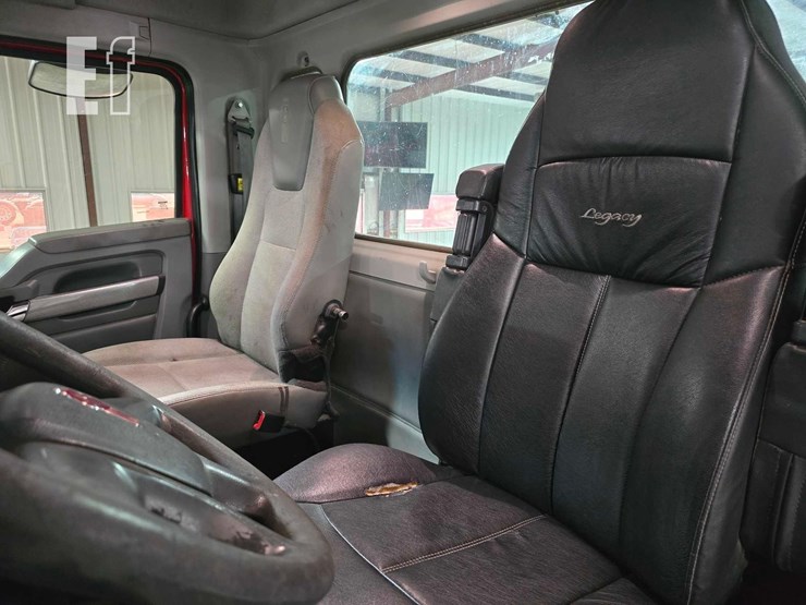 2015-kenworth-t680-image-8