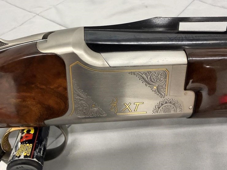 browning-citori-xt-12-gauge-shotgun-image-4
