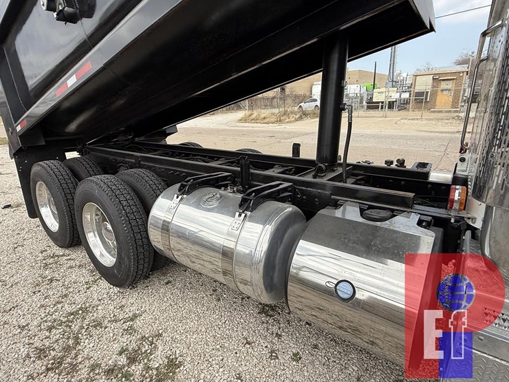 2014-peterbilt-388-image-4