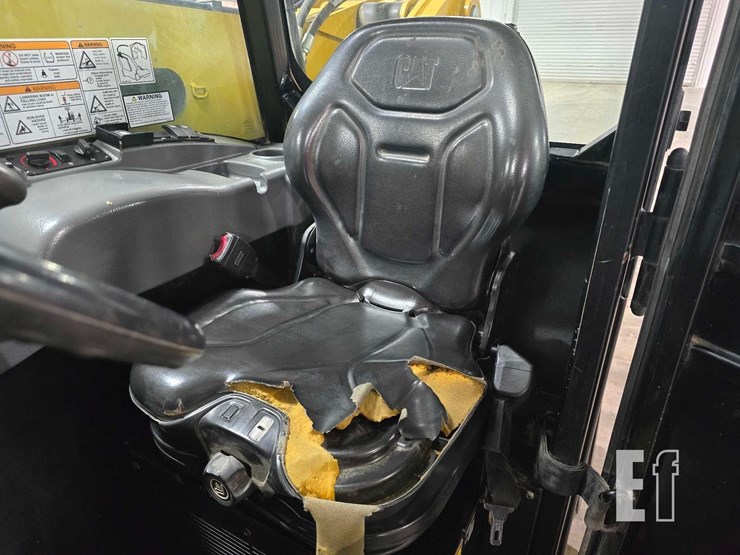 2020-caterpillar-th255c-image-15