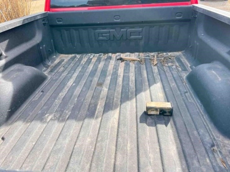 2016-gmc-2500-image-17