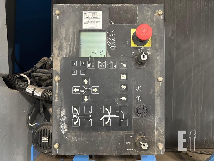 2011-genie-s125-image-19