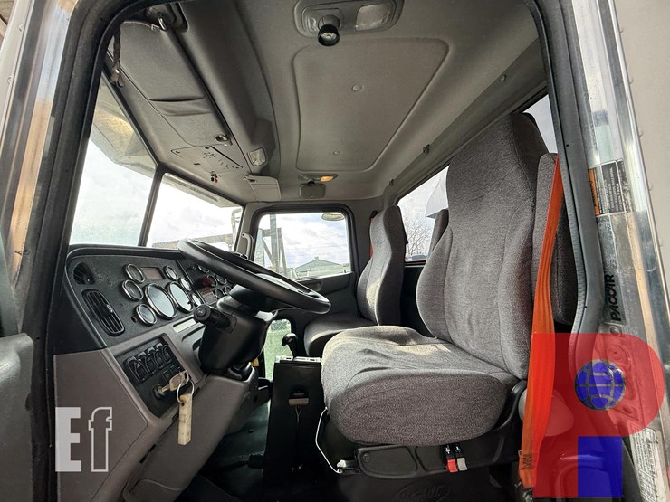 2014-peterbilt-388-image-15