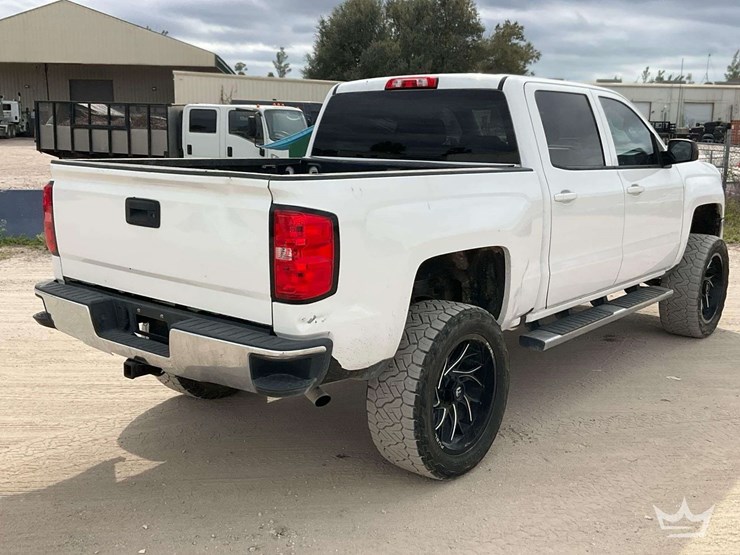 2018-chevrolet-silverado-1500-image-3