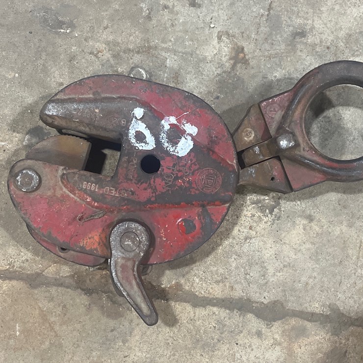 #60 • BEAM CLAMP FOR MOVING