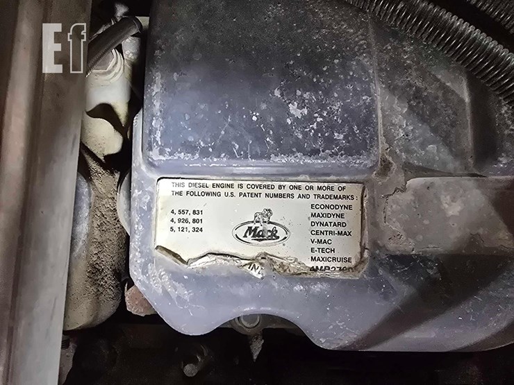 2005-mack-vision-cxn613-image-11