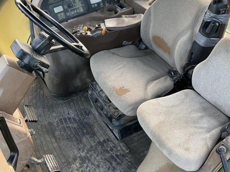 john-deere-8430t-image-23