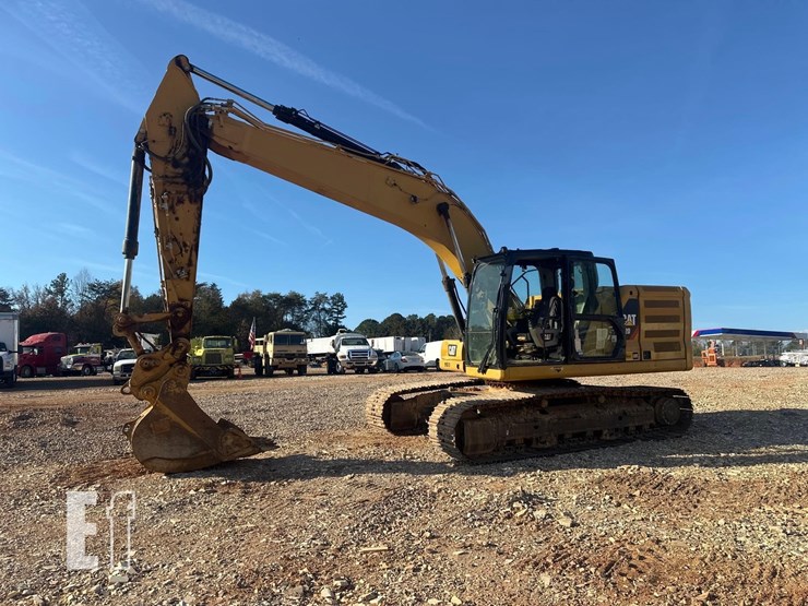 2018-caterpillar-320-image-3