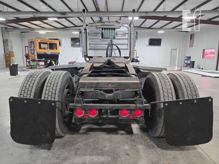 2004-international-paystar-5900-image-8