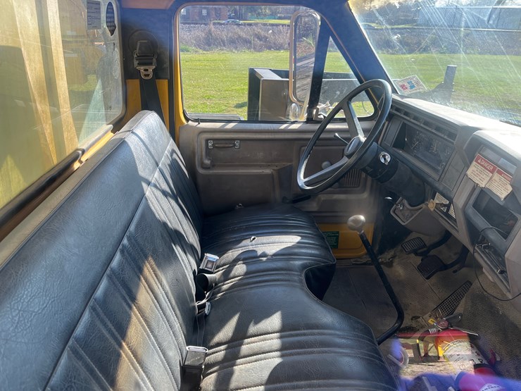 #2-•-1996-ford-f80-boom-truck-image-13