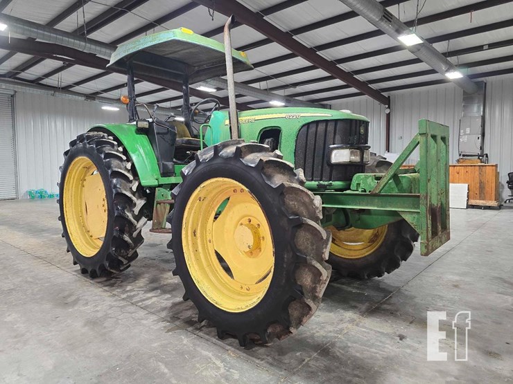 john-deere-6220-image-2