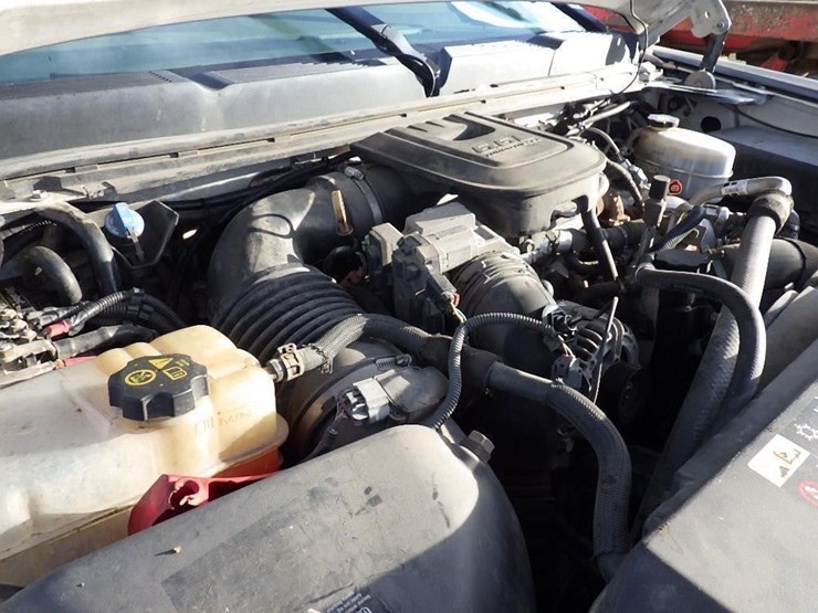 2012-chevrolet-3500-image-11