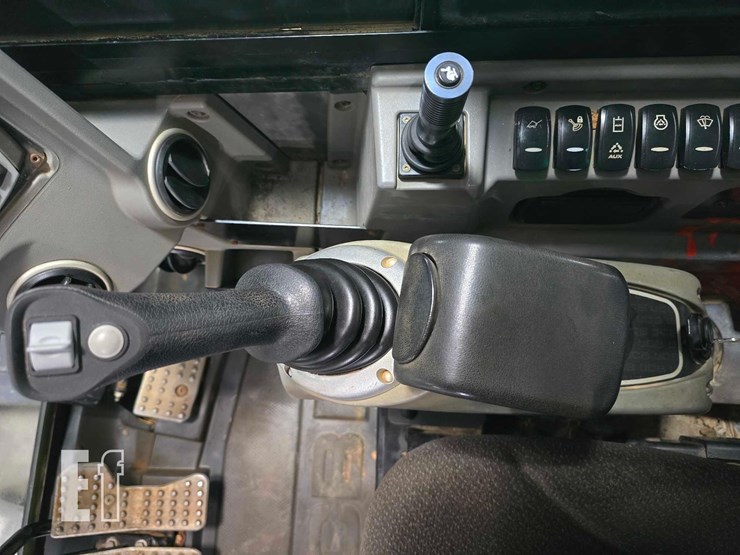 2018-jcb-85z-1-image-25