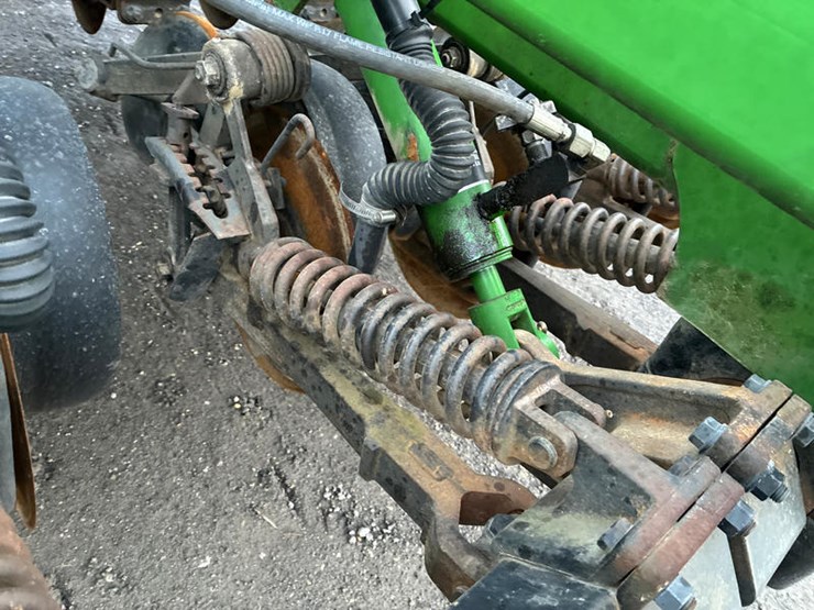 john-deere-1590-image-10