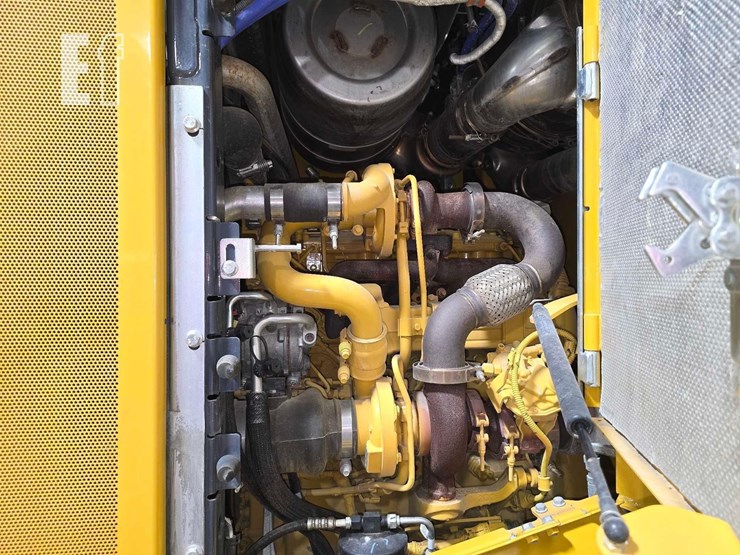 2022-deere-444-p-tier-image-27