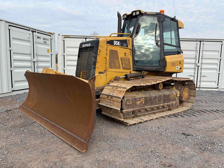 2015-caterpillar-d5k2-lgp-image-1