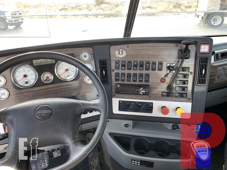 2021-freightliner-coronado-122-sd-image-13