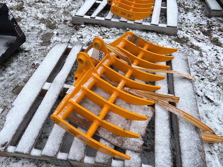 2025-caterpillar-303-image-1