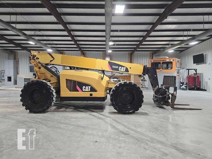 2015-caterpillar-tl642c-image-6