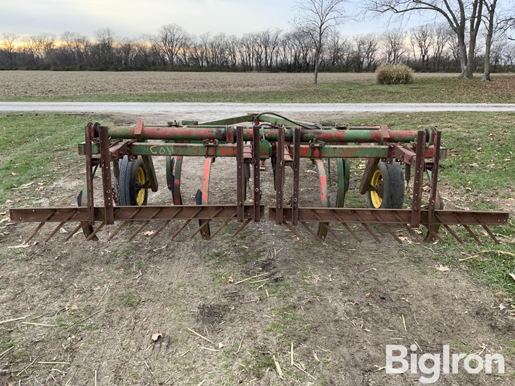 10'-10-shank-chisel-plow-image-6