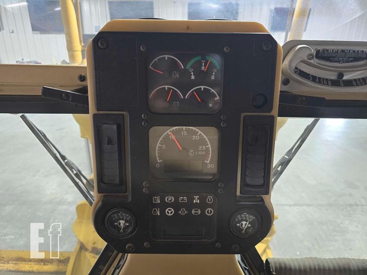 2007-caterpillar-140h-image-21