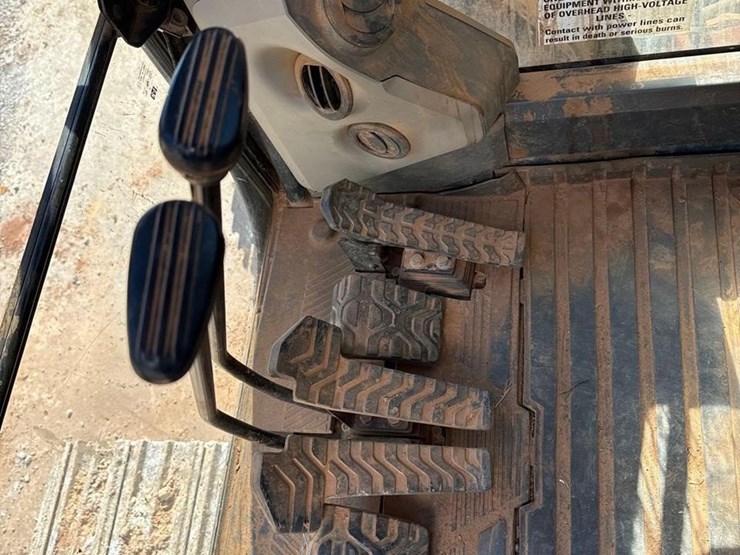 2022-caterpillar-320-image-20