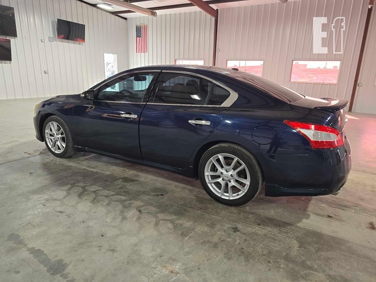 2011-nissan-maxima-image-3