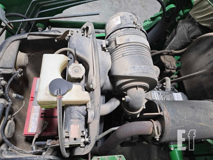 john-deere-3320-image-27