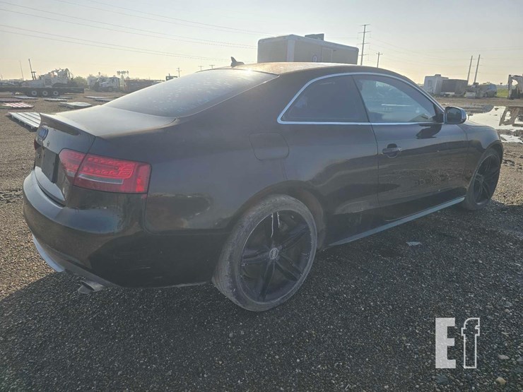 2010-audi-s5-image-3