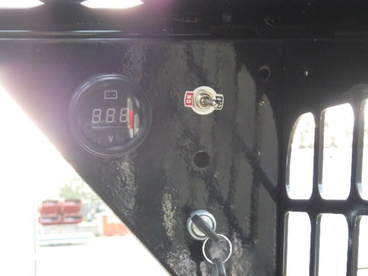 2025-sdlool-w25-skid-steer-tracked-loader-image-7