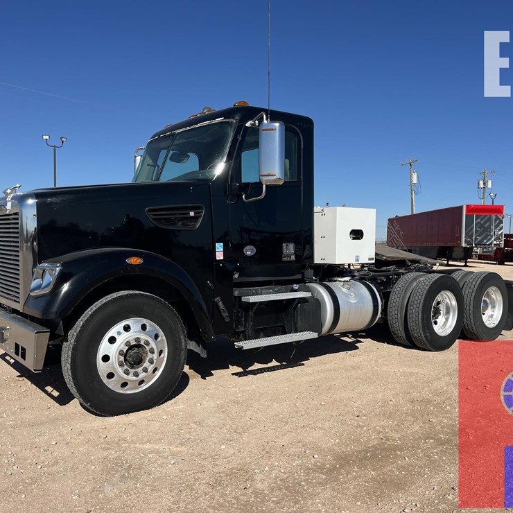 2019 FREIGHTLINER CORONADO 122 SD