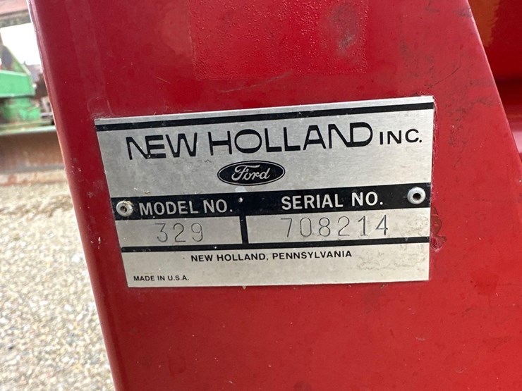 new-holland-329-image-2