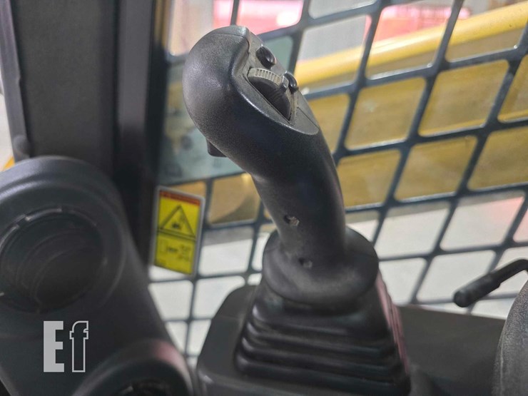 2020-caterpillar-289d3-image-13