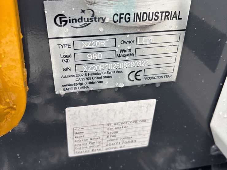 #2013-•-unused-xz20r-mini-excavator-image-2