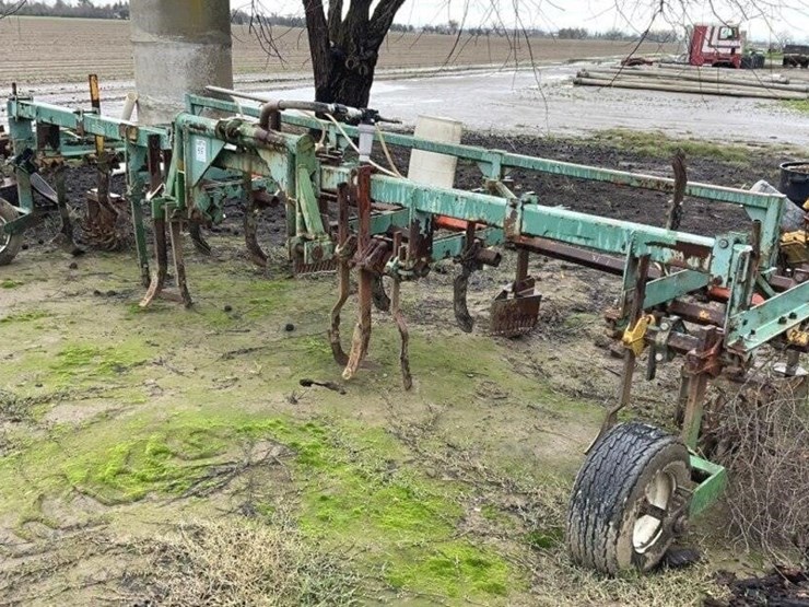 custom-3-pt-3-row-60"-cultivator-image-1