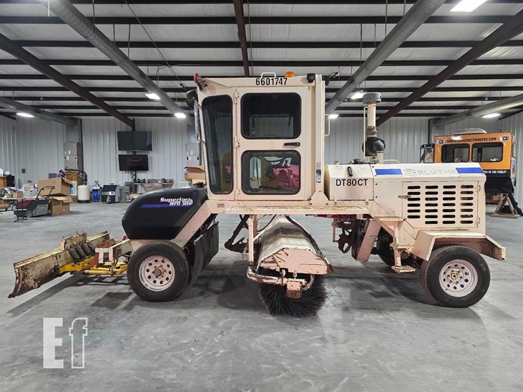 2013-superior-broom-dt80ct-image-3