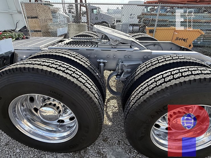 2006-peterbilt-379-image-5