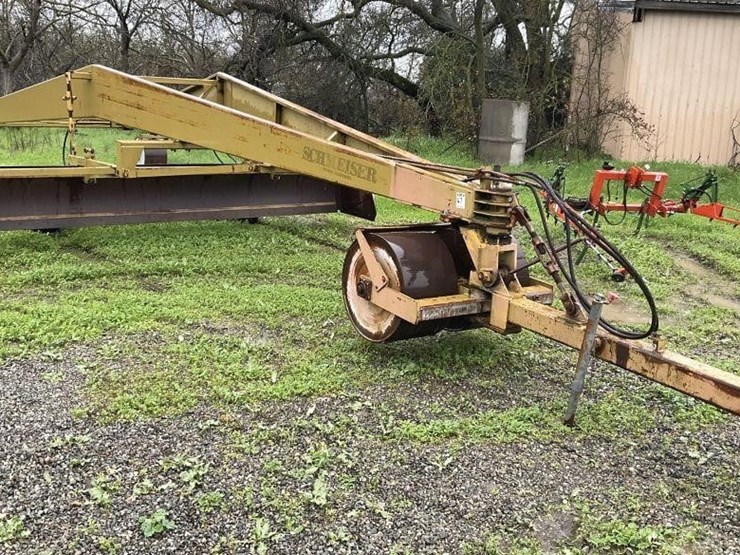 (offsite)-schmeiser-18'x40'-triplane-image-1