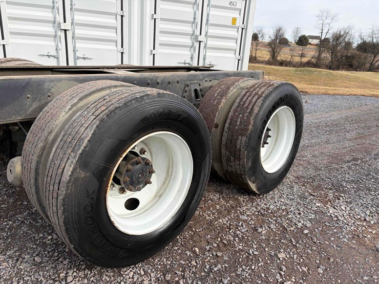 international-4900-image-10