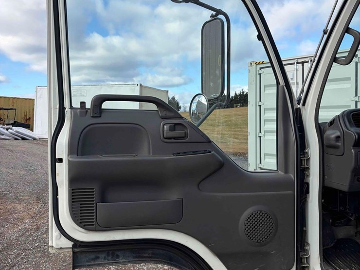 2004-gmc-w3500-image-13