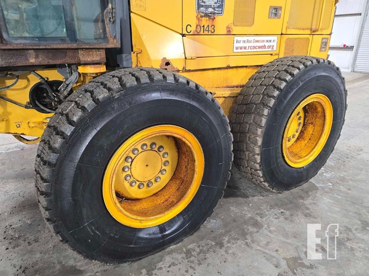 2015-deere-672g-image-30