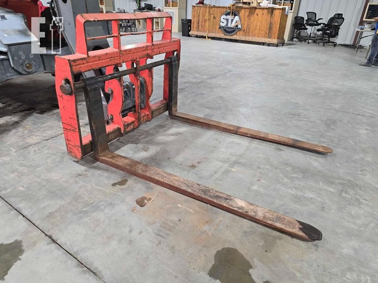 2019-skyjack-sj8831rt-image-21