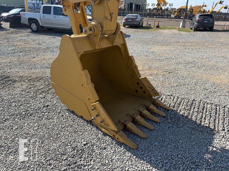 2023-caterpillar-320gc-image-7