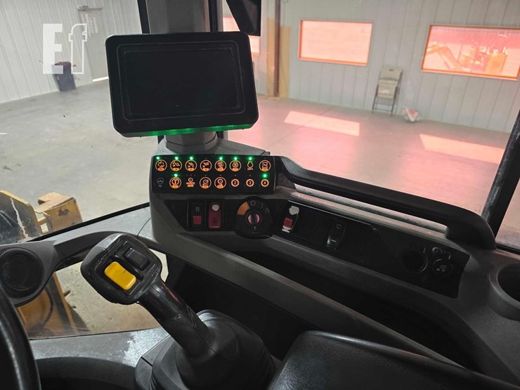 2020-caterpillar-926m-image-19