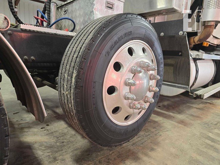 2005-mack-vision-cxn613-image-30