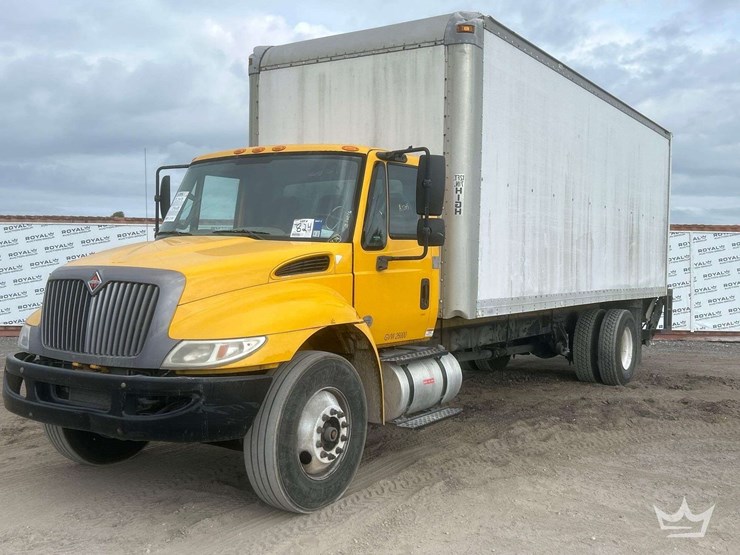 2019-international-durastar-4300-image-1