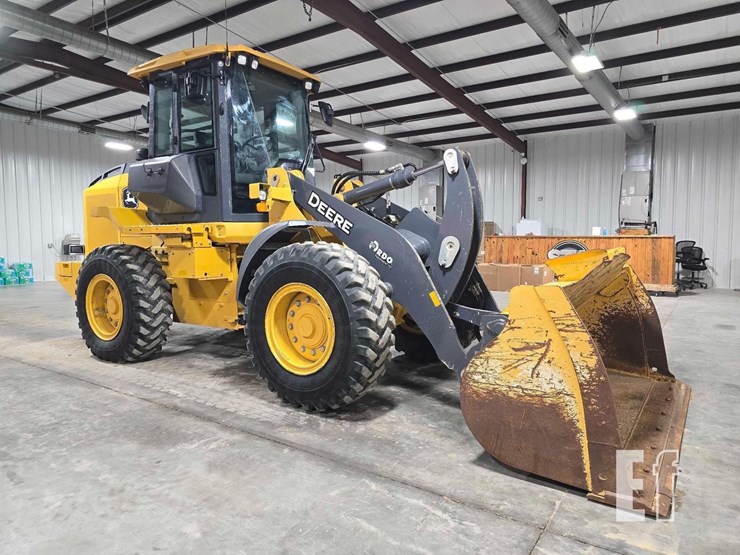 2022-deere-444-p-tier-image-2